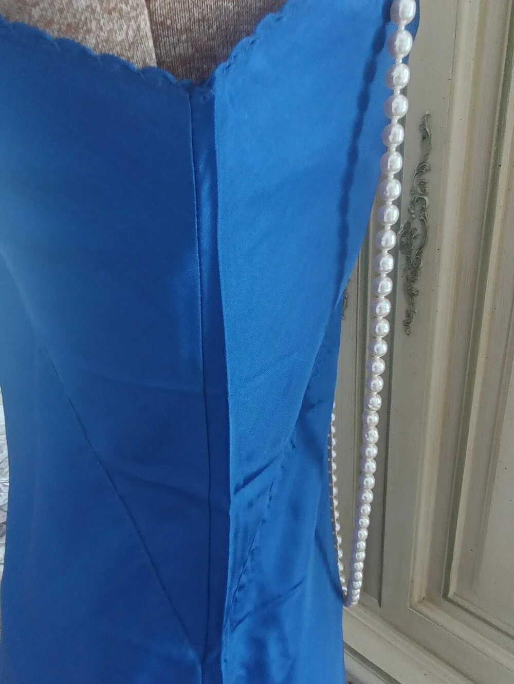 EXQUISITE ROYAL BLUE VINTAGE RAYON SLIP/ DRESS WITH CRYSTAL PLEATS. UNWORN! - Picture 5 of 17